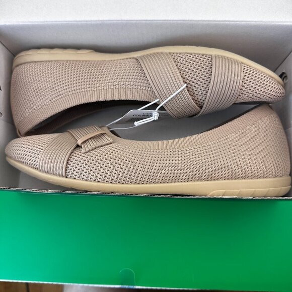 GLORIA VANDERBILT SIZE 9/ DEBBIE/ NATURAL/FLATS LOAFER/ NEW WOMEN'S SHOES - Picture 3 of 10